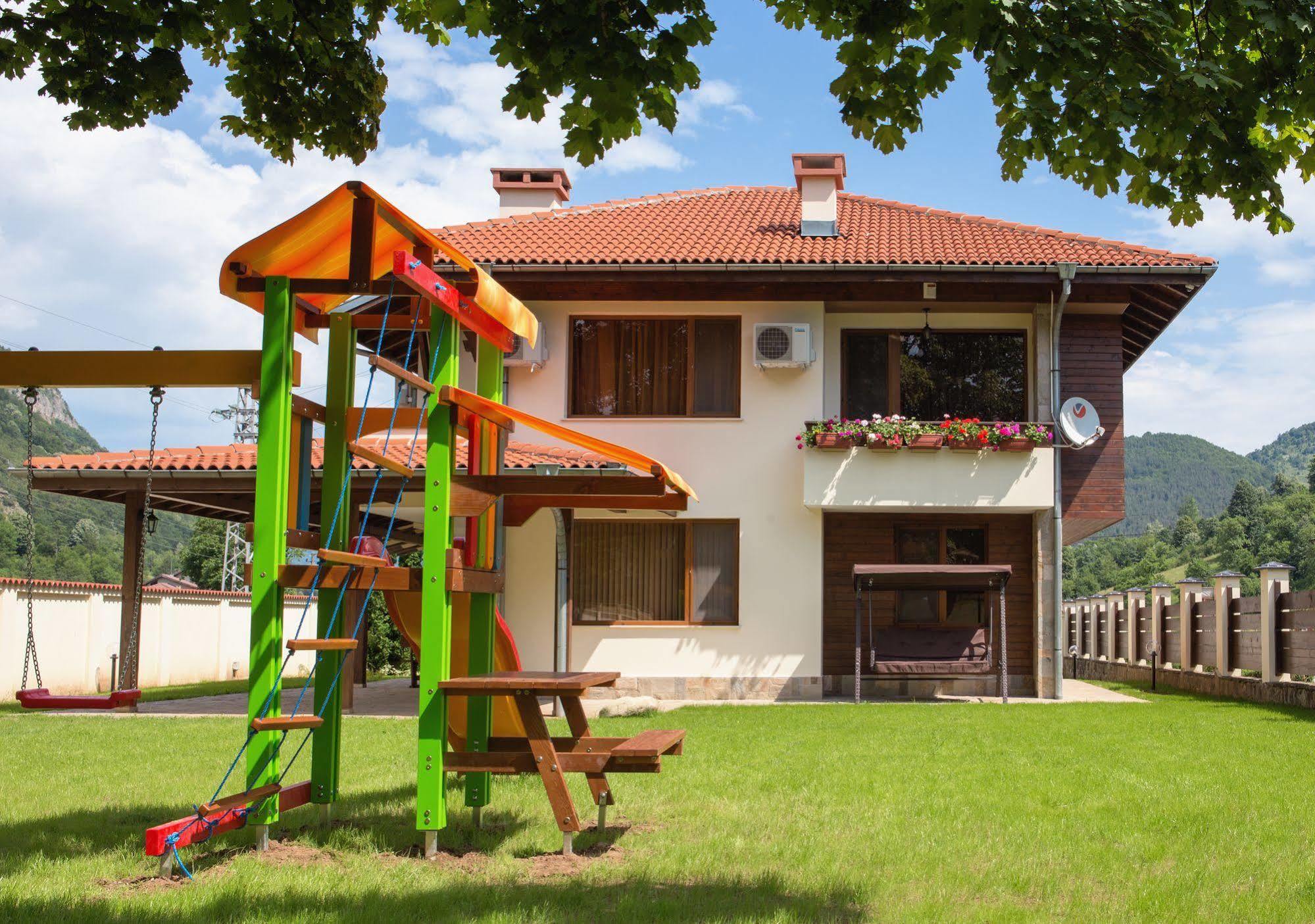 Guest House Vitora Ribaritsa Экстерьер фото